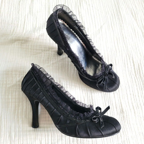 Vintage Y2K Sz 10 Pulse Black Ruffle Coquette High Heels Stiletto Closed-Toe Bow - Picture 1 of 9